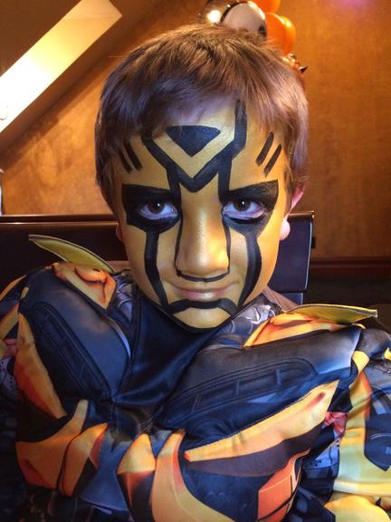 Face Painting Illusions and Balloon Art Image