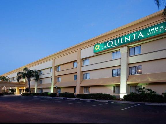 La Quinta Inn Suites Usf Near Busch Gardens 3701 E Fowler