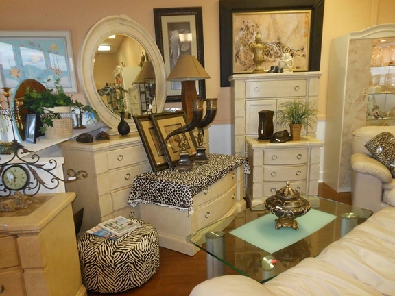 Upscale Resale Consignment Frn 1432 Main St Dunedin Fl